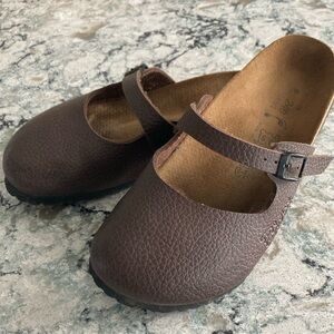 Brown leather Birkenstock Birki’s Very good condition. Size 37  (US 6.5)